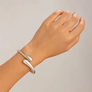 DANIELLE  Sleek Modern Bangle