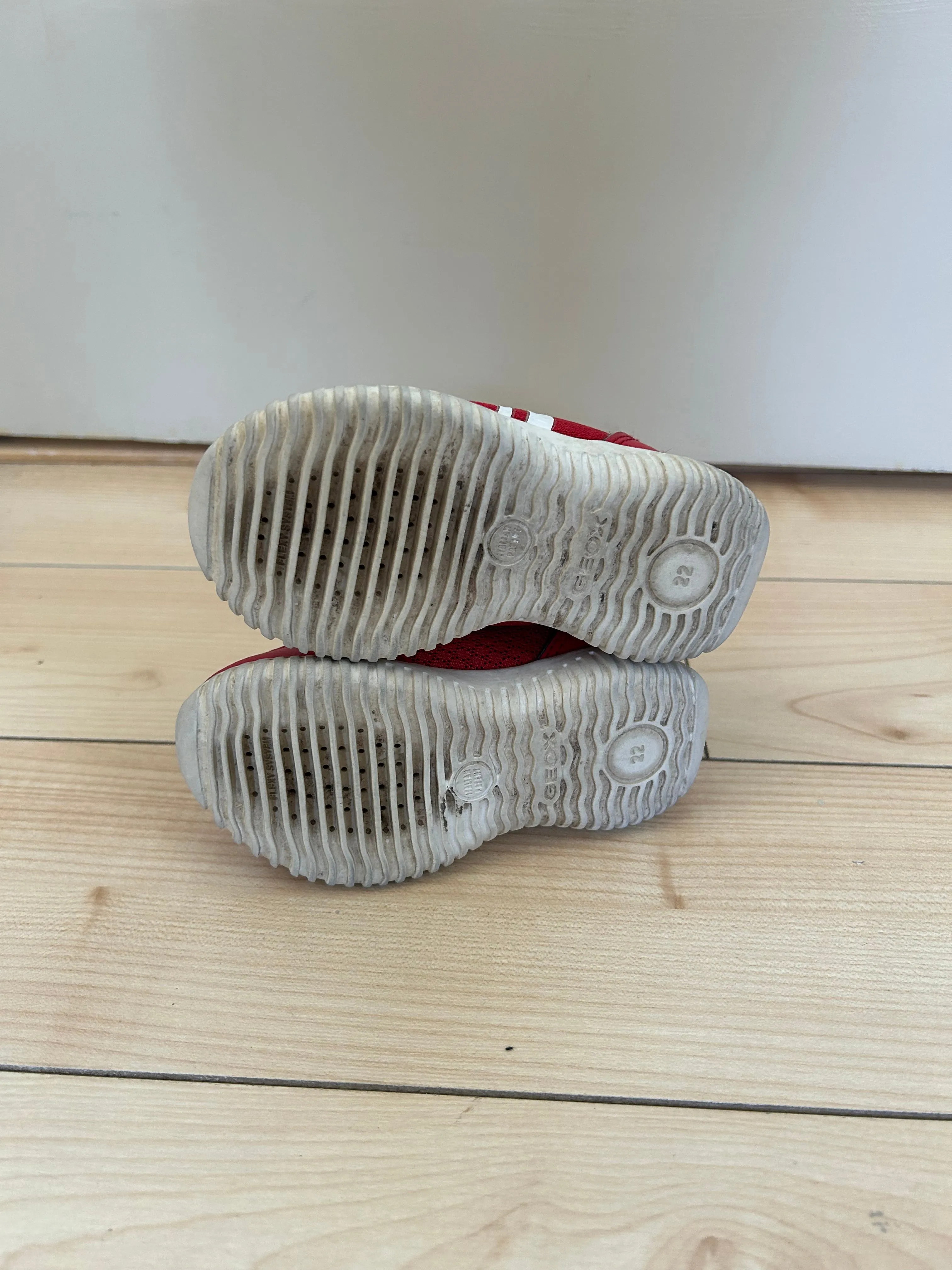 Geox red runners size 6.5T, Shoes 6.5 (Walkers:12-24 mth)