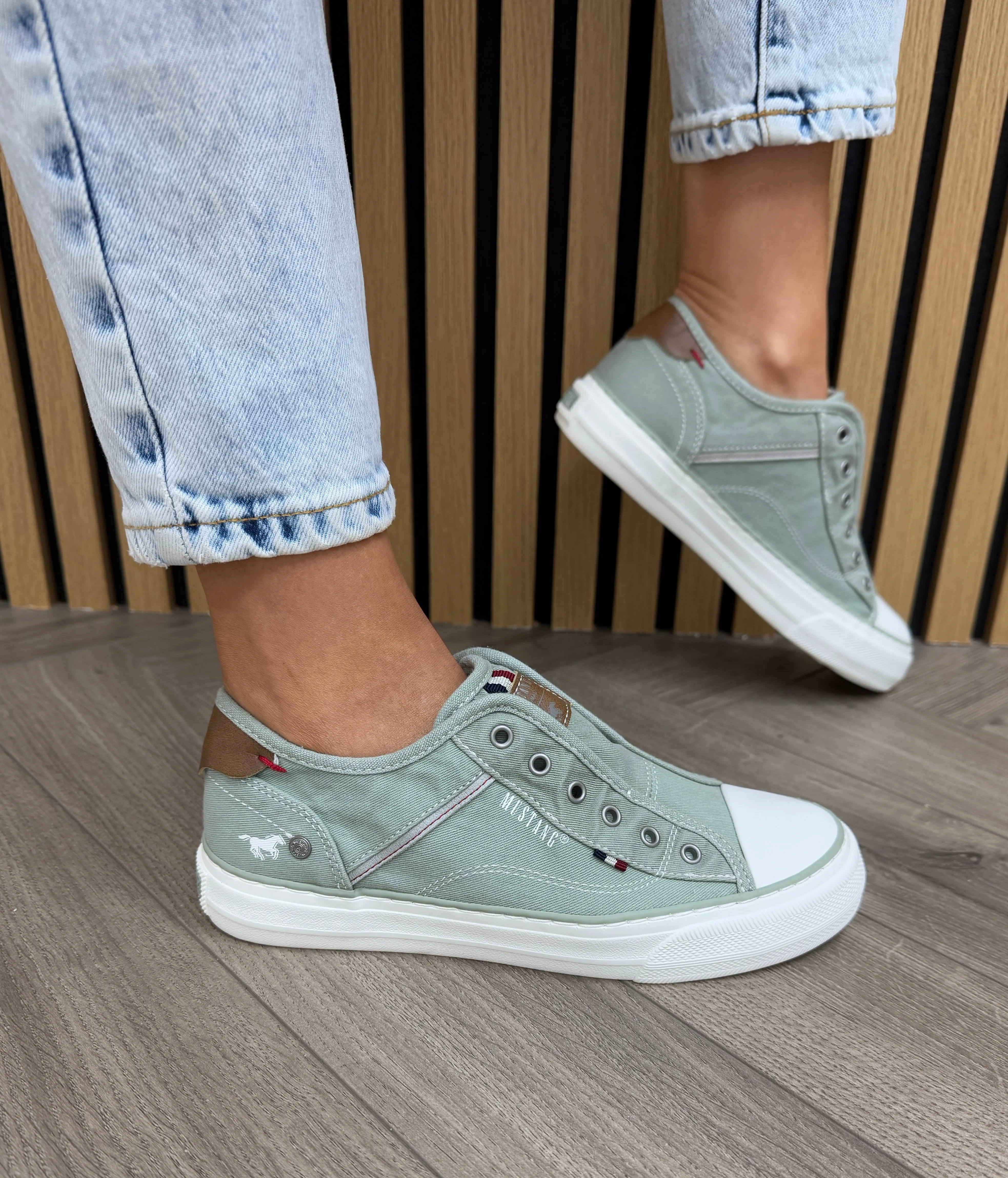 Mustang (SS25) Slip On Canvas Trainer 1272-402-750 - Pastelgreen (M5) is