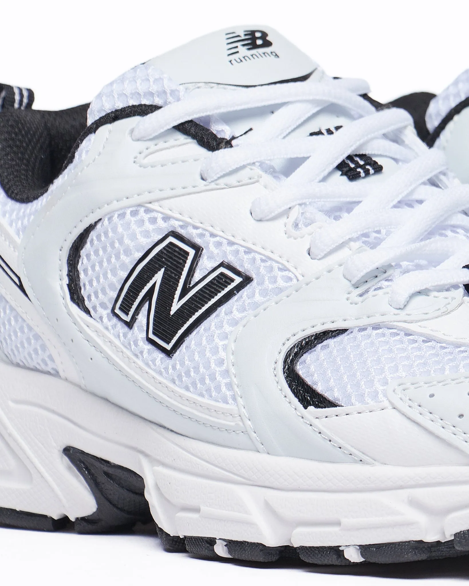 NB 530 White Black Runners Shoes 69.90
