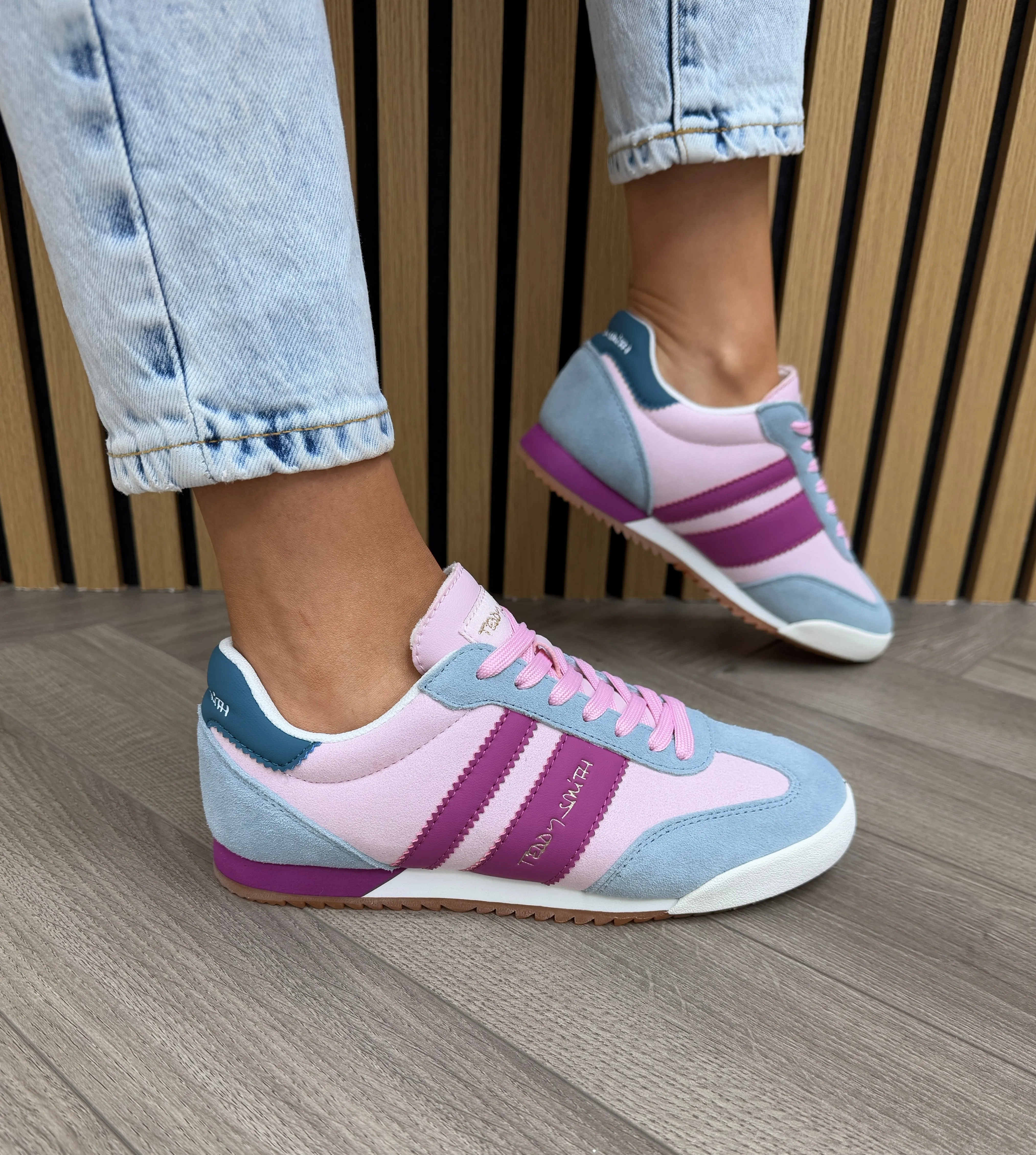 Teddy Smith (SS25) Lace Up Trainer With Coloured Inserts 120132 - Rosa (TS3)