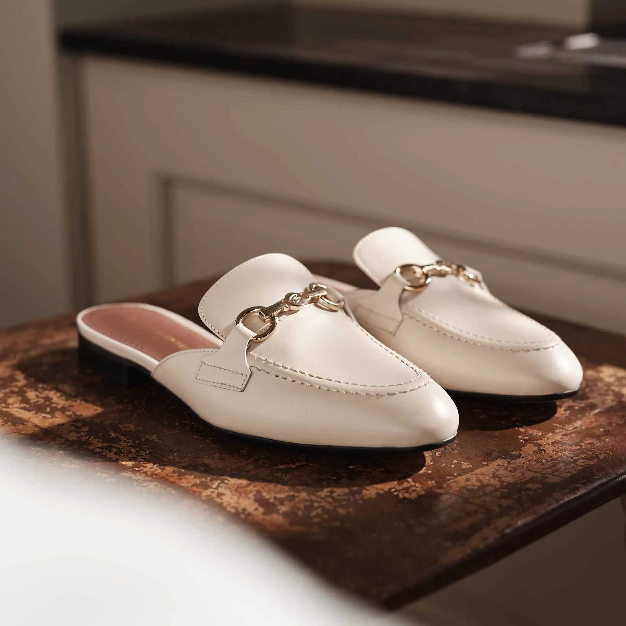Vendôme Fleur crème calfskin leather backless loafers