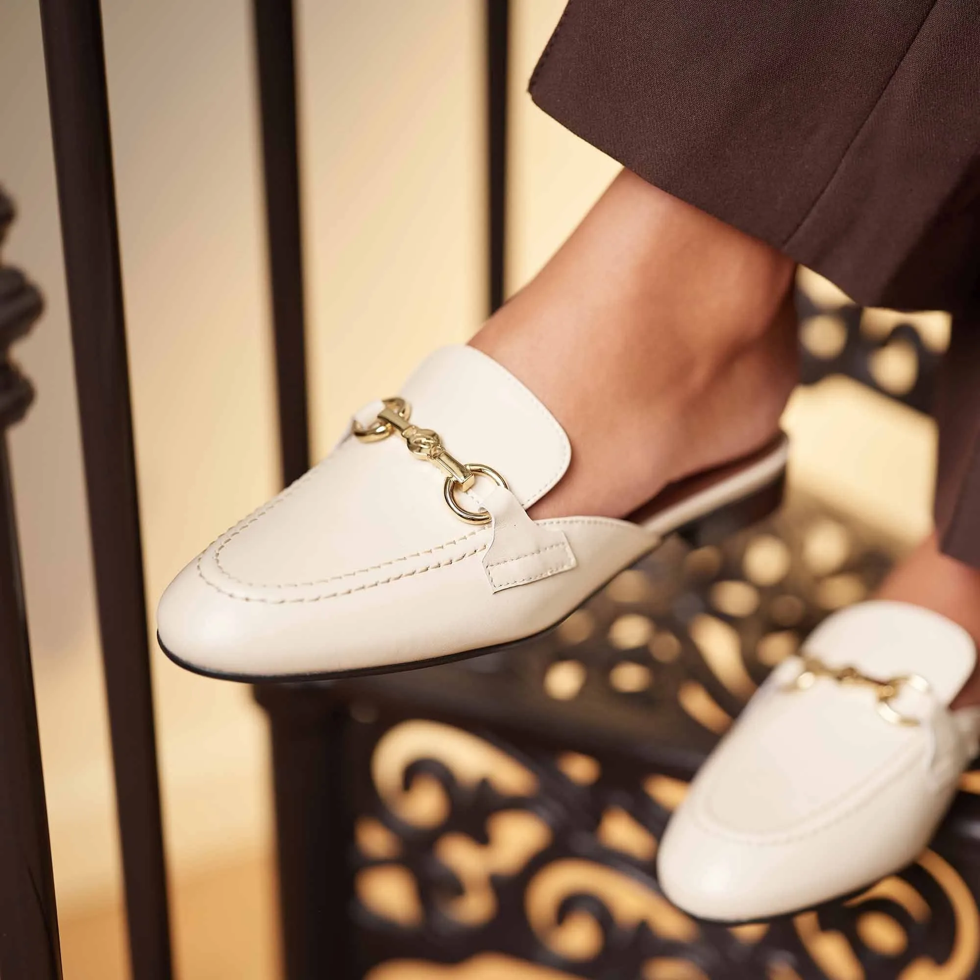 Vendôme Fleur crème calfskin leather backless loafers