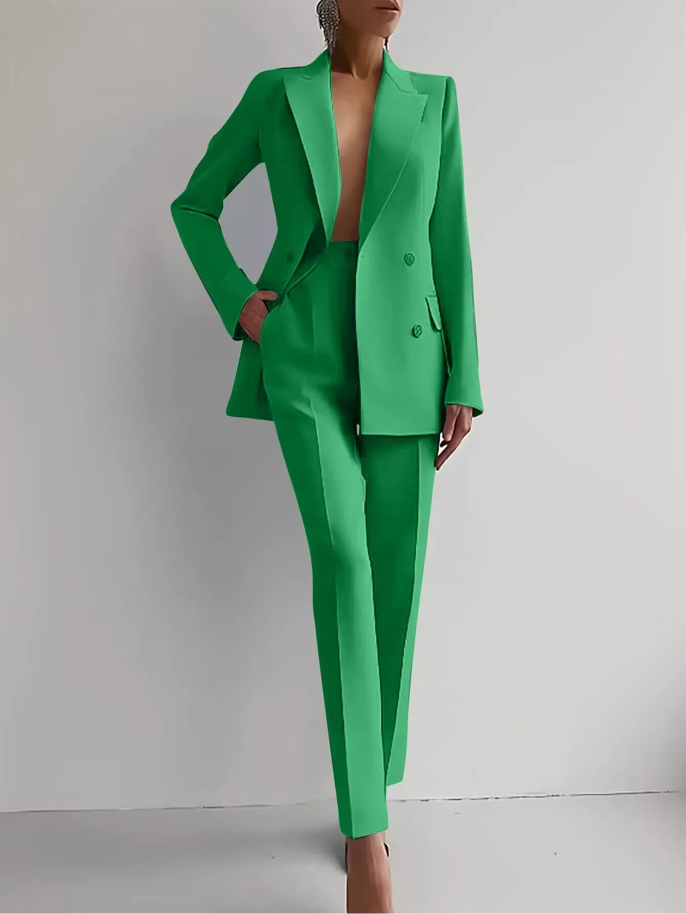 VICTORIA | Sleek Tailored Suit