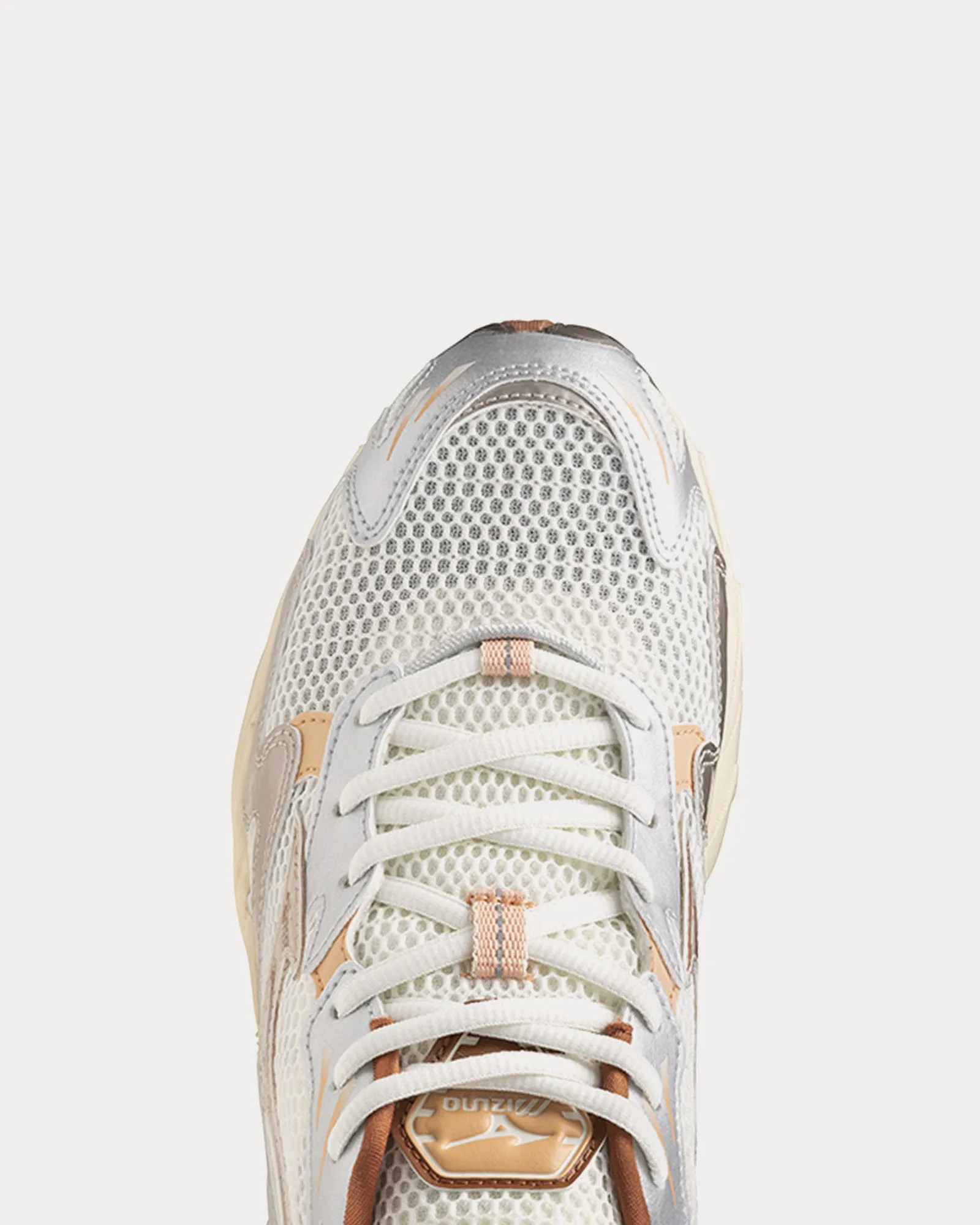 Wave Rider 10 Shifting Sand / Shifting Sand / Snow White Low Top Sneakers