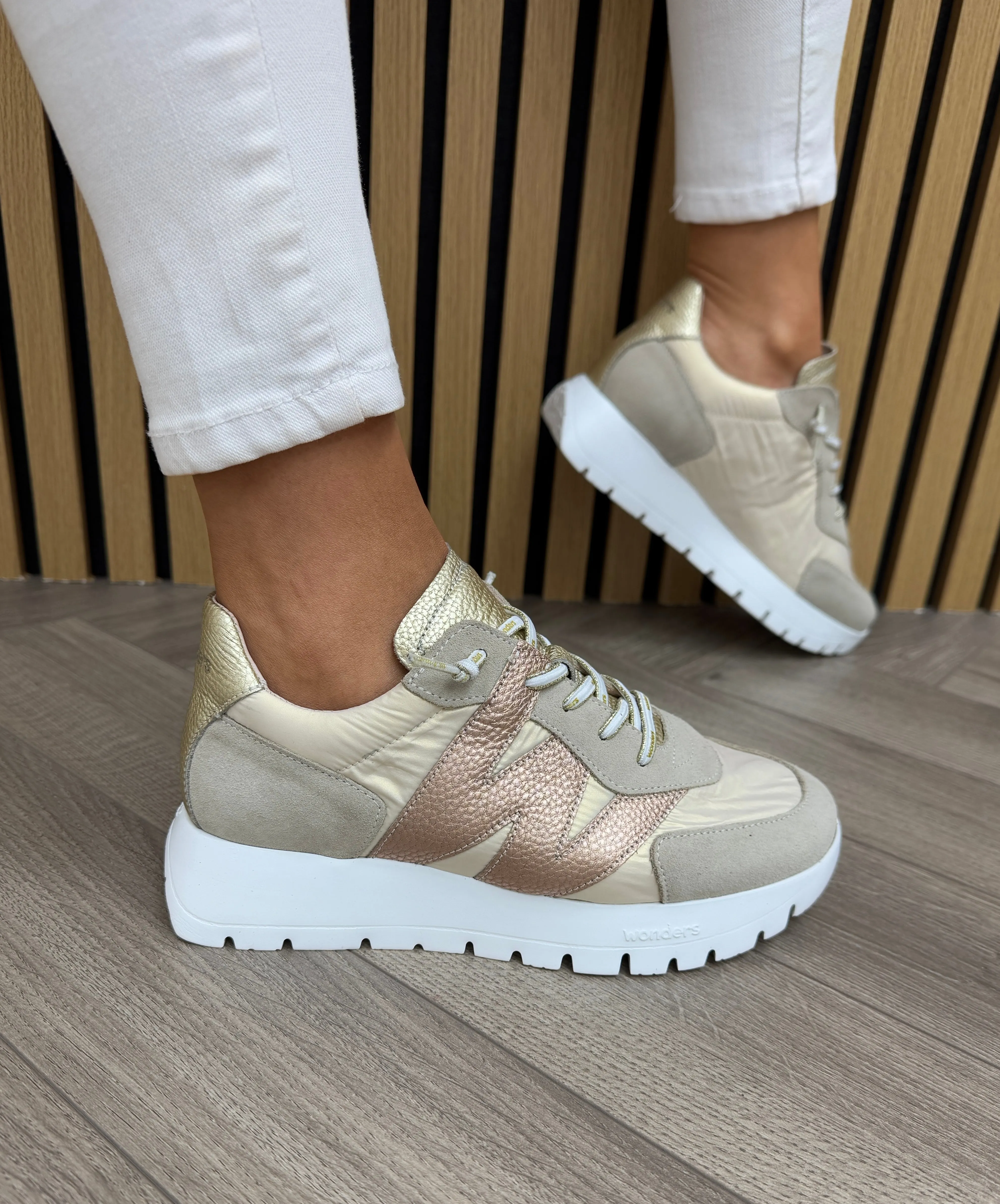 Wonders (SS25) Mixed Material Trainer with Elastic Laces A-2464 - Trend Beig/Celestial Sand (W40)